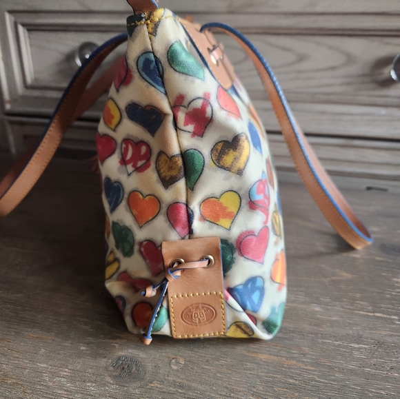 Like New Dooney & Bourke Crayon Hearts Canvas Coated Leather Shoulder Bag - Picture 7 of 12